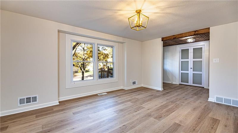 9841 Melrose St, Overland Park, KS 66214