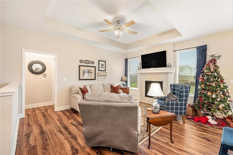 9458 Lenox Ave, Kansas City, MO 64154