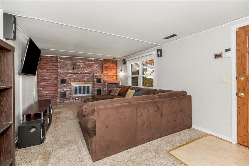 5629 Manchester Ave, Kansas City, MO 64119