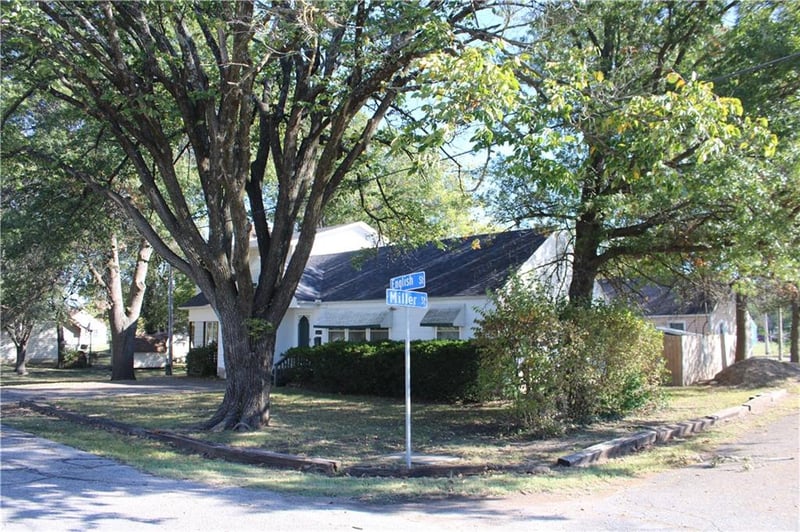 2011 English St, Pittsburg, KS 66762