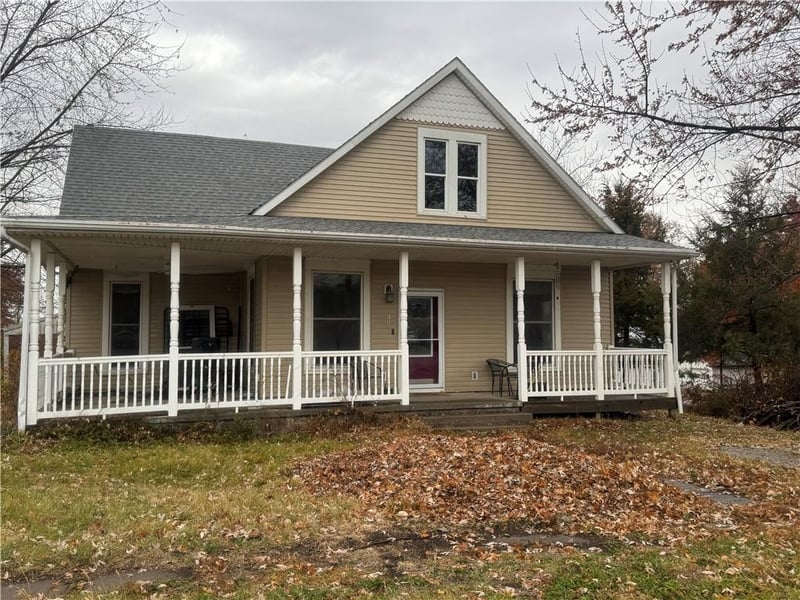 307 Grand Ave, King City, MO 64463