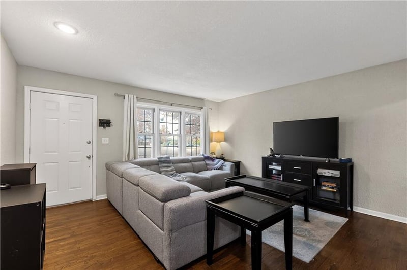 5615 Oakland Ave, Kansas City, MO 64129