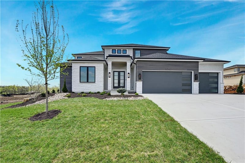 11707 181st Ter, Overland Park, KS 66013