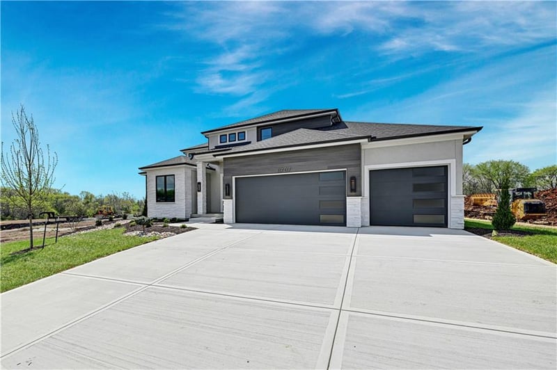 11707 181st Ter, Overland Park, KS 66013