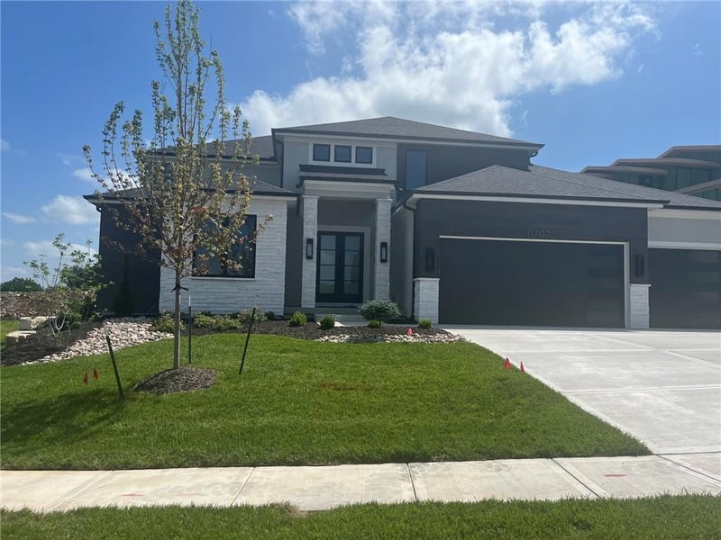 11707 W 181st Ter, Overland Park, KS 66013