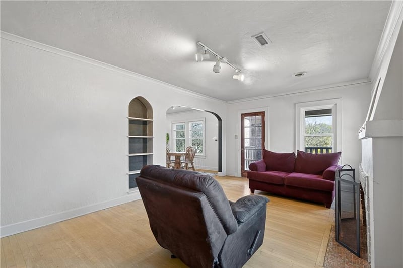 5024 Woodland Ave, Kansas City, MO 64110