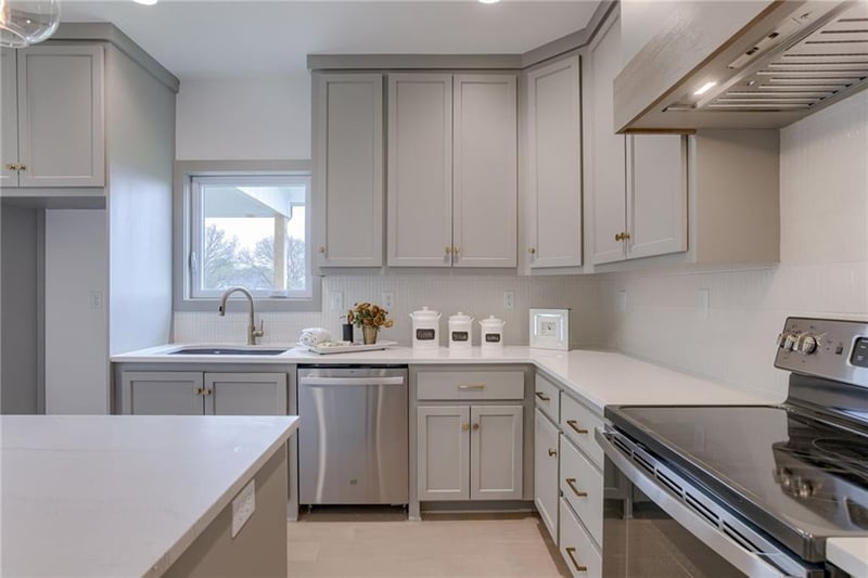 1849 Arbor Trl, Liberty, MO 64068