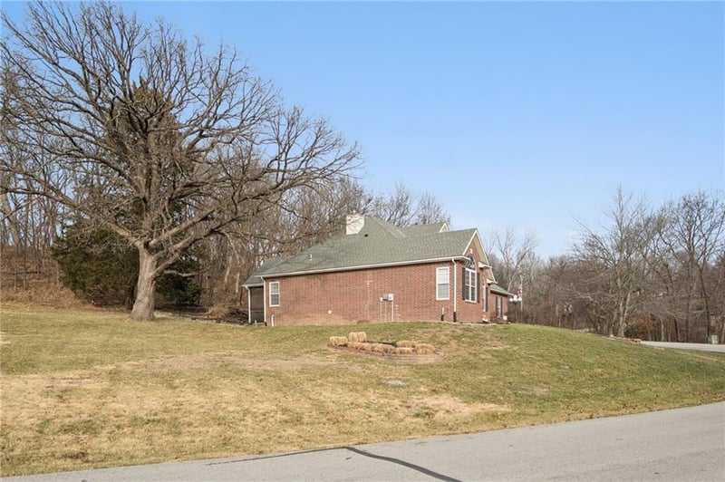 15102 NW 72nd St, Kansas City, MO 64152