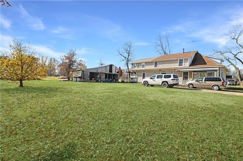 103 3rd St, Garden City, MO 64747