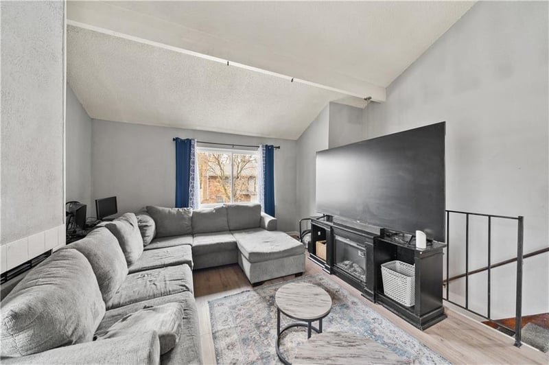 4023 Hedges Ave, Kansas City, MO 64133