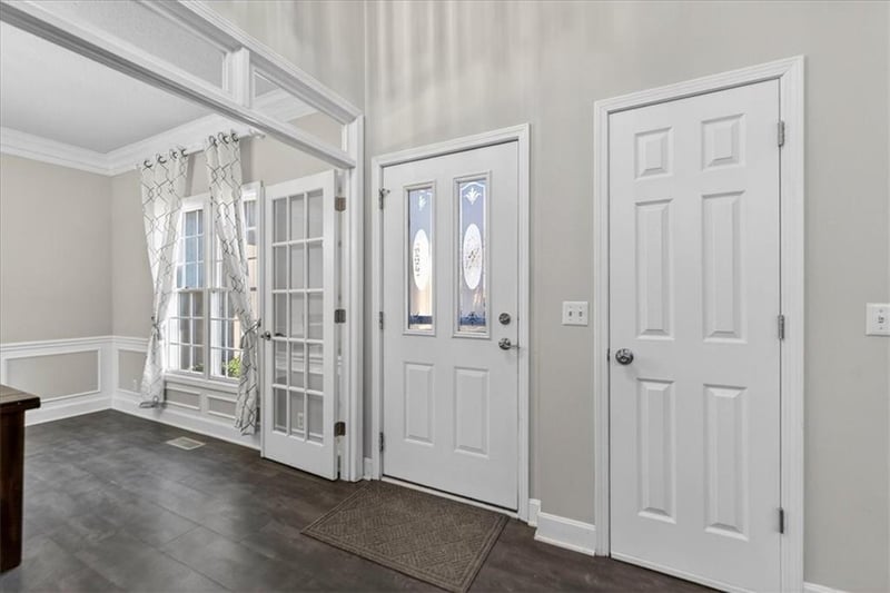 1008 Pacific Dr, Lee's Summit, MO 64081