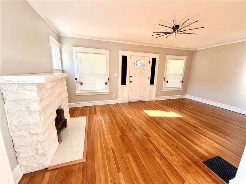 3811 College Ave, Kansas City, MO 64128