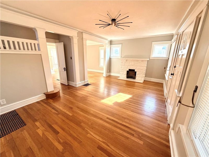 3811 College Ave, Kansas City, MO 64128