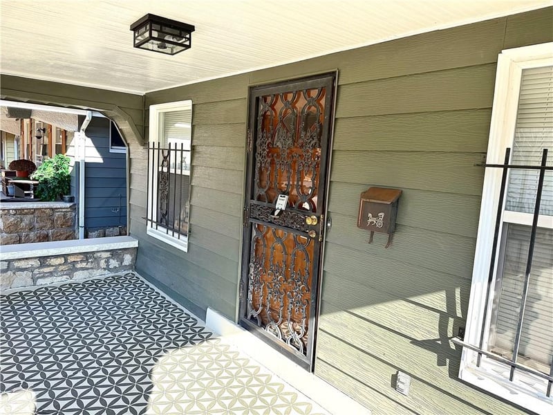 3811 College Ave, Kansas City, MO 64128