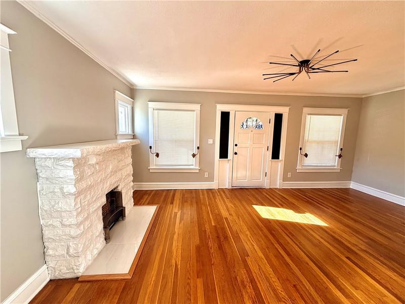 3811 College Ave, Kansas City, MO 64128