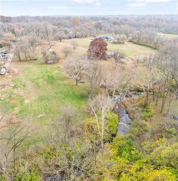 6676 NW Waukomis Dr, Kansas City, MO 64151