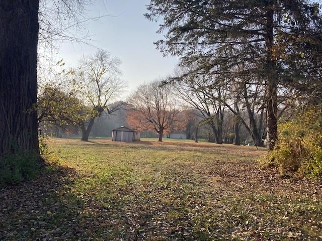 6676 Waukomis Dr, Kansas City, MO 64151