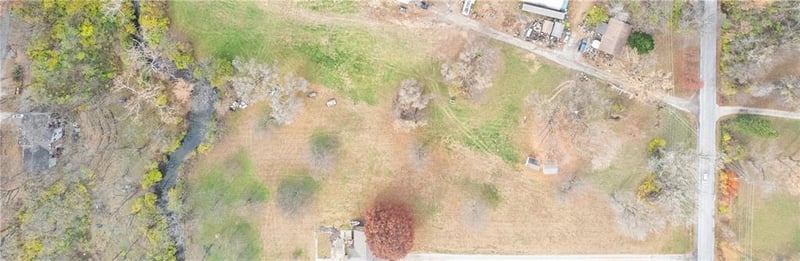 6676 Waukomis Dr, Kansas City, MO 64151