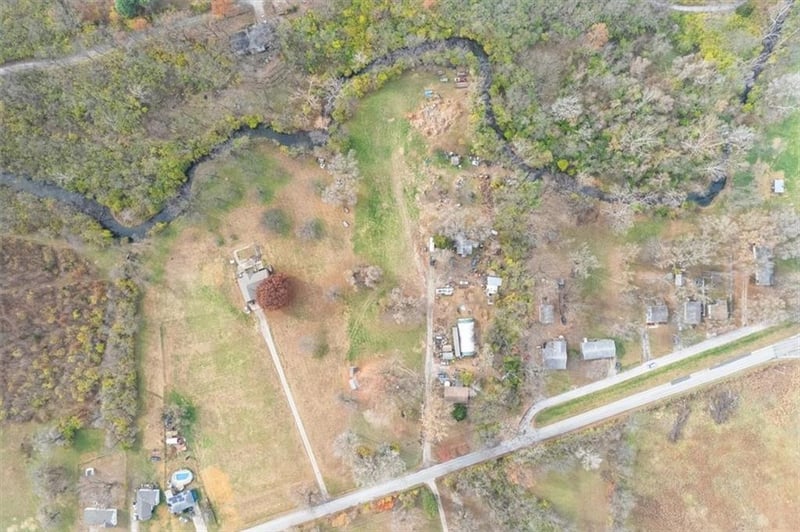 6676 Waukomis Dr, Kansas City, MO 64151