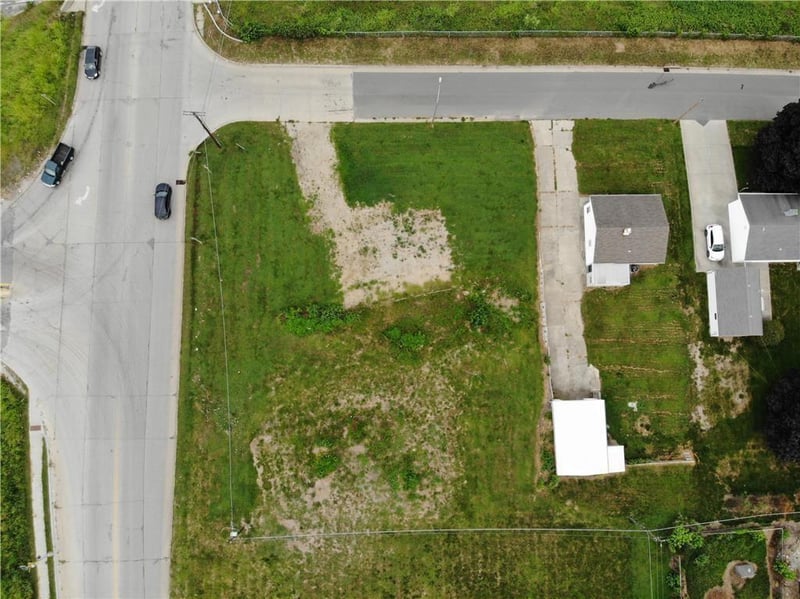 22212223 22nd St, St Joseph, MO 64503