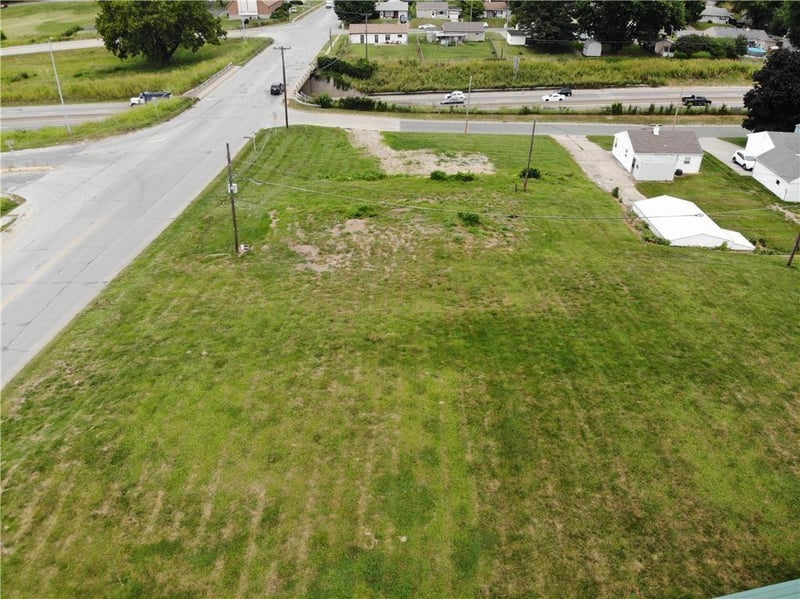 22212223 22nd St, St Joseph, MO 64503