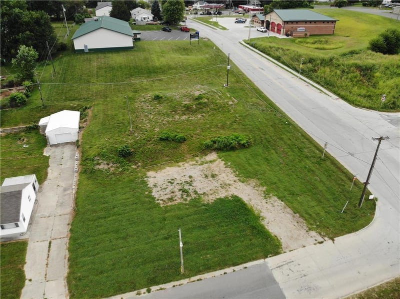 22212223 22nd St, St Joseph, MO 64503