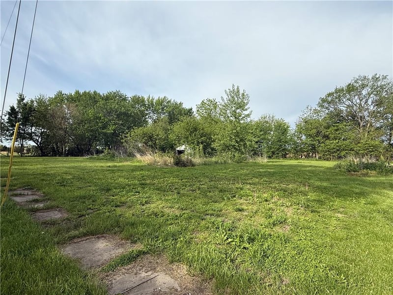 207 West St, Coffey, MO 64636
