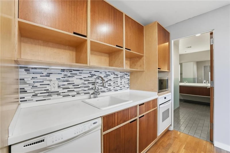 21 10th St #5C, Kansas City, MO 64105