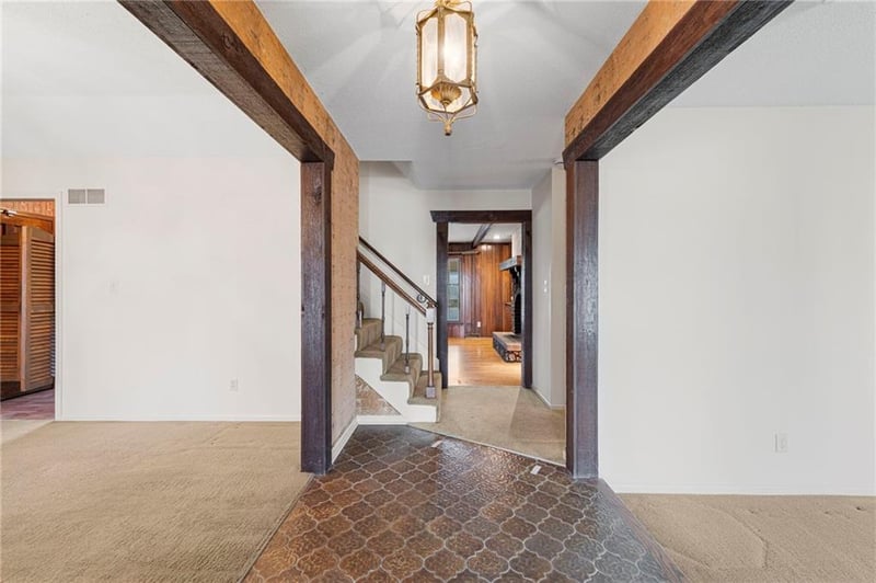 513 Briarcliff Rd, Kansas City, MO 64116