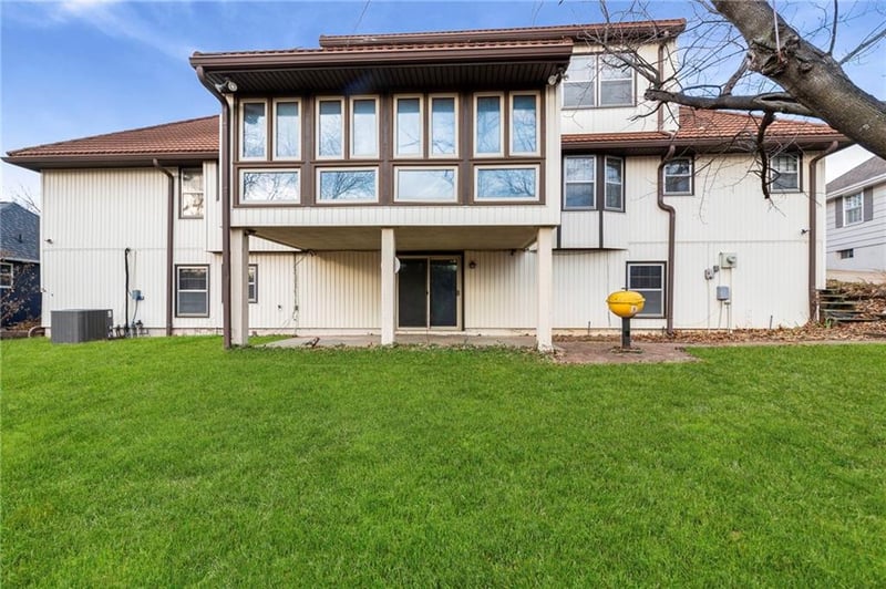 513 Briarcliff Rd, Kansas City, MO 64116