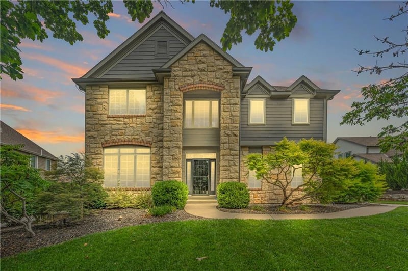 5010 Inge Ct, Lawrence, KS 66049