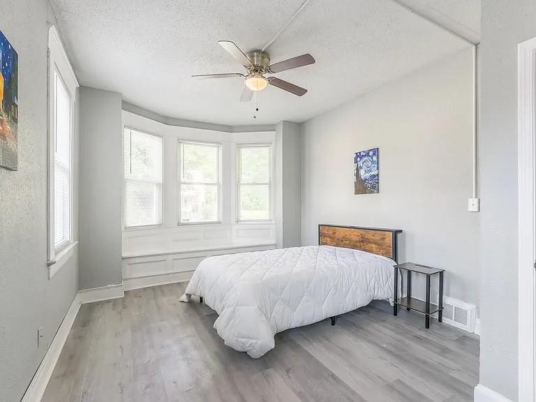 2641 Agnes Ave, Kansas City, MO 64127