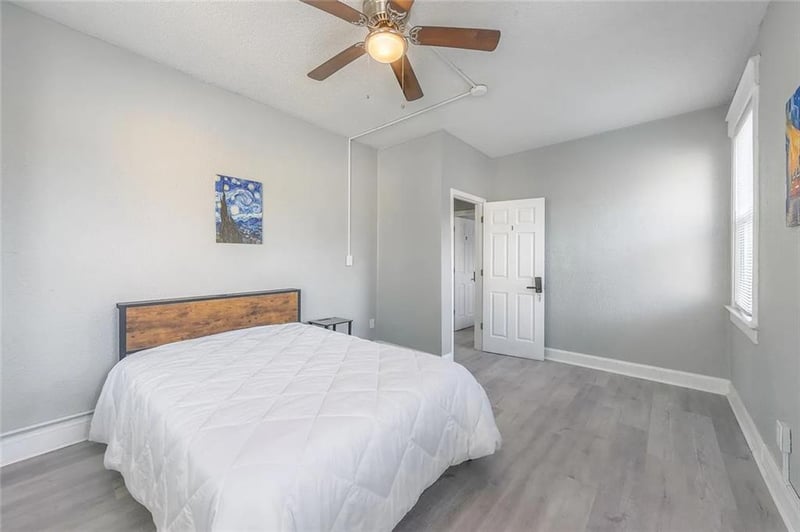 2641 Agnes Ave, Kansas City, MO 64127