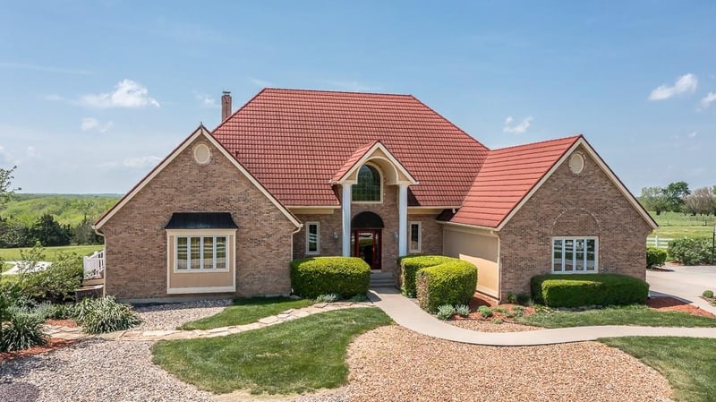 17029 Chieftain Rd, Tonganoxie, KS 66086