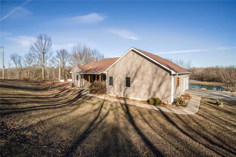 2312 SE Rattle Snake Hill Rd, Butler, MO 64730