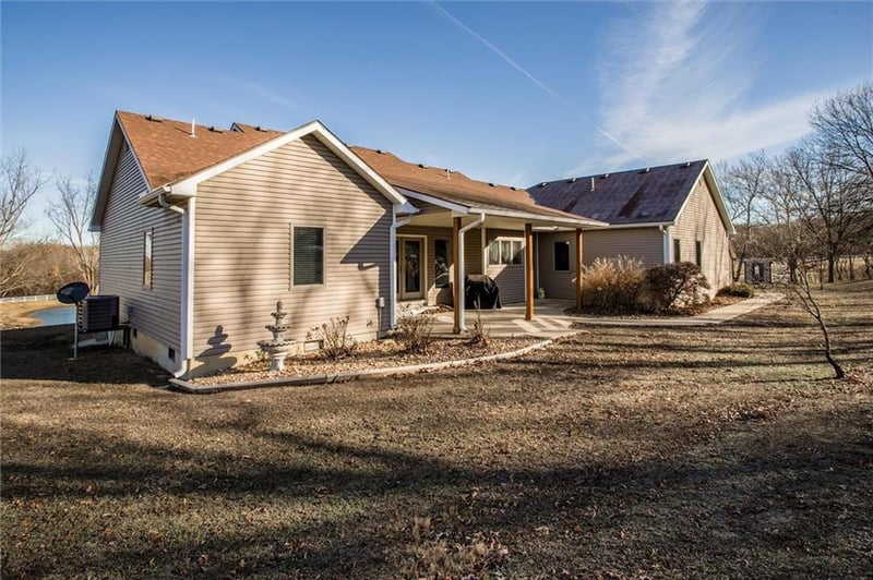 2312 SE Rattle Snake Hill Rd, Butler, MO 64730