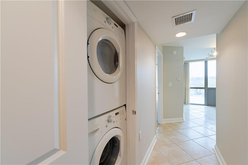 600 Admiral #602 Blvd #602, Kansas City, MO 64106