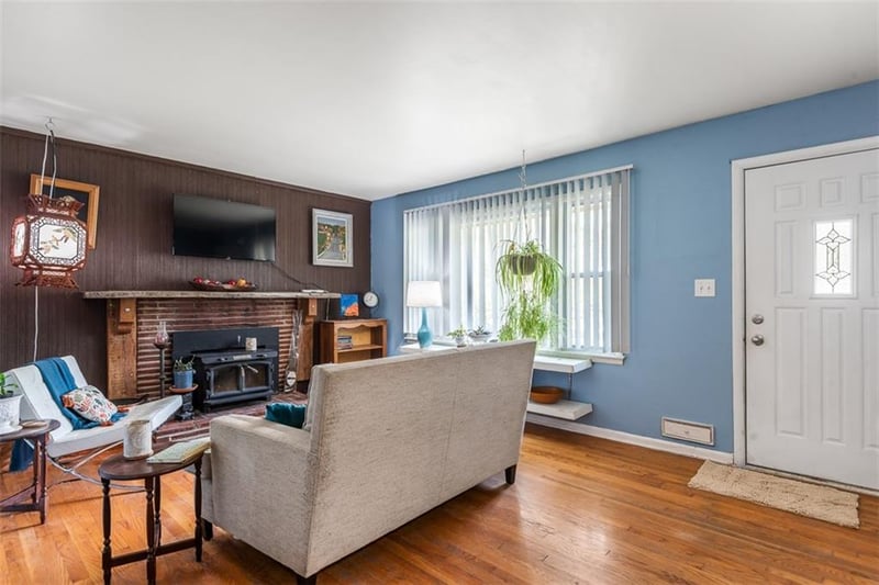 6720 Hadley Ln, Overland Park, KS 66204