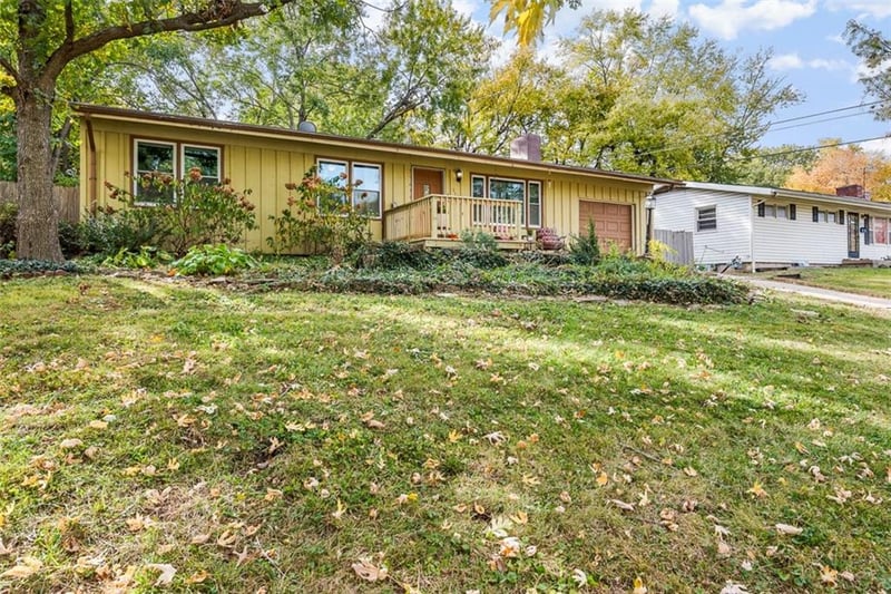 6720 Hadley Ln, Overland Park, KS 66204