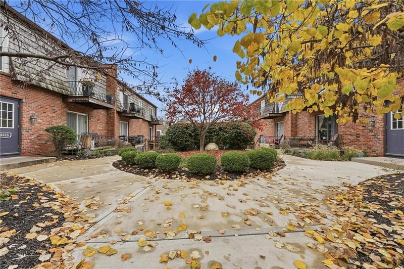 4430 Jarboe St, Kansas City, MO 64111