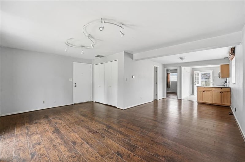 4430 Jarboe St, Kansas City, MO 64111