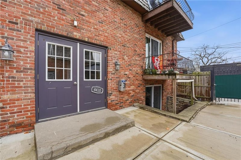 4430 Jarboe St, Kansas City, MO 64111