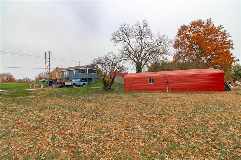 116 Rives Rd, Clinton, MO 64735