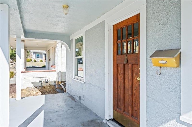 5105 Walnut St, Kansas City, MO 64112