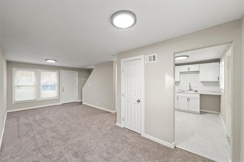 5205 41st St, Kansas City, MO 64130