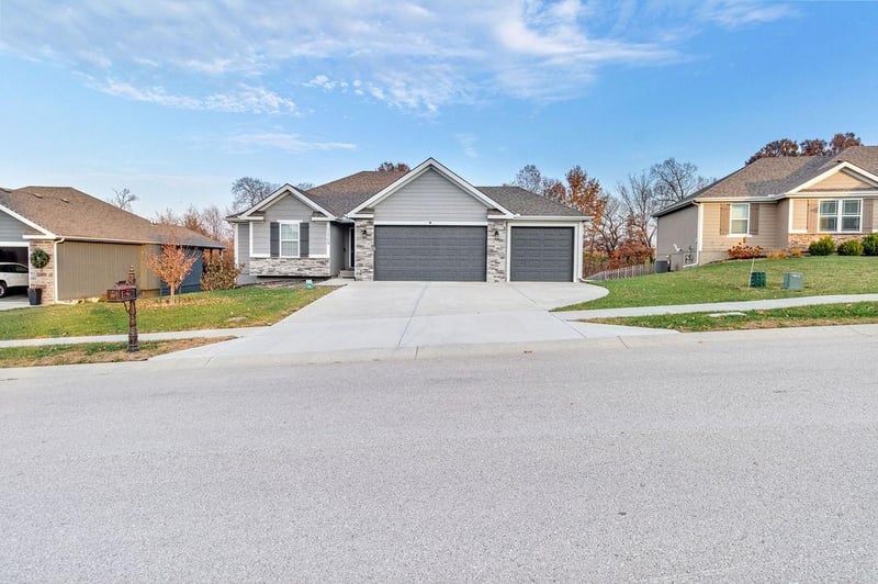 11709 Windsor Ave, Kansas City, MO 64157