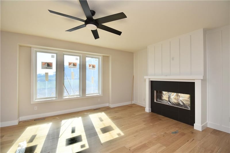 8007 77th St, Kansas City, MO 64158