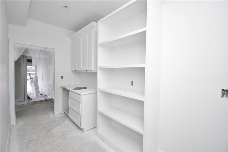 8007 77th St, Kansas City, MO 64158