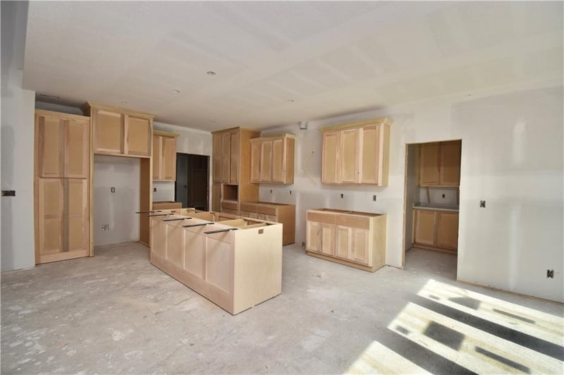 8003 77th St, Kansas City, MO 64158