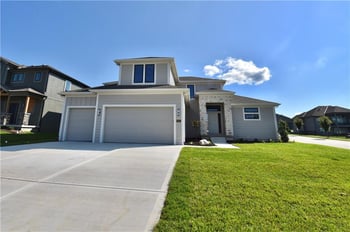 8003 NE 77th St, Kansas City, MO 64158